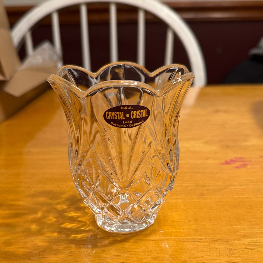 DePlomb DePlomo Lead Crystal scalloped vase/votive.